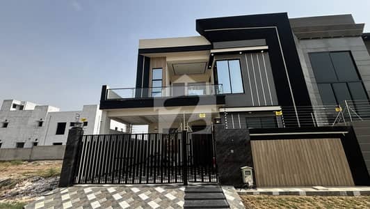 10 Marla House Available For Sale