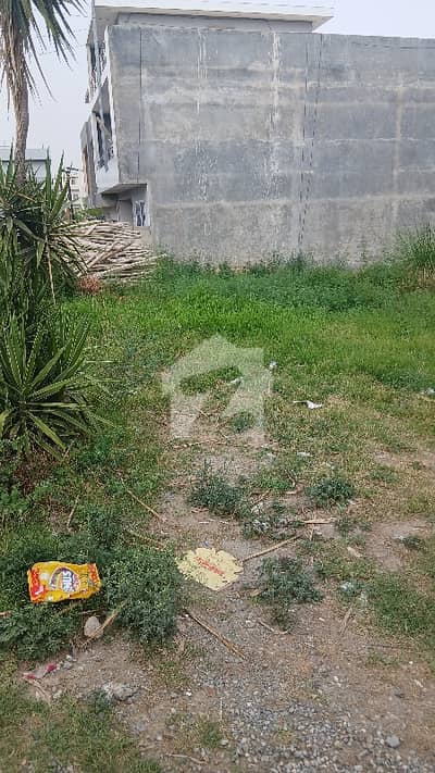 آئی ۔ 15 اسلام آباد میں 8 مرلہ رہائشی پلاٹ 1.65 کروڑ میں برائے فروخت۔