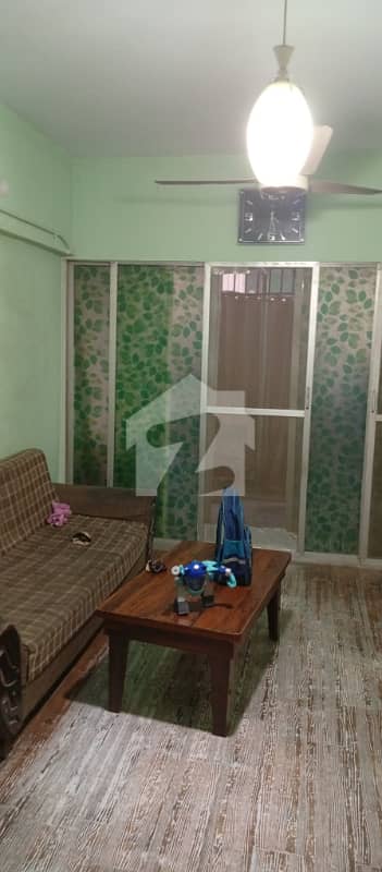 3BDD 1450 SQFT 3 FLOOR CORNER VERY GOOD CONDITION. . .