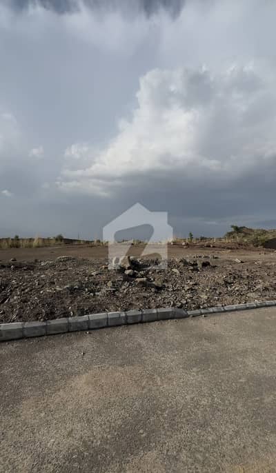 10 Marla Plot beautiful view heighted location 10 Marla Plot beautiful view heighted location
