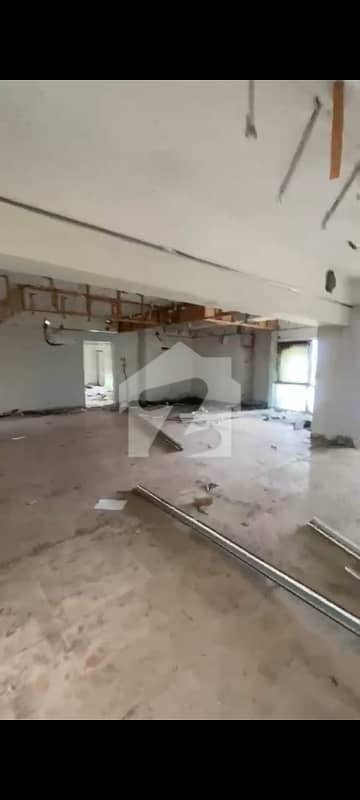 شاہراہِ فیصل کراچی میں 1 کنال Studio دفتر 9.0 لاکھ میں کرایہ پر دستیاب ہے۔