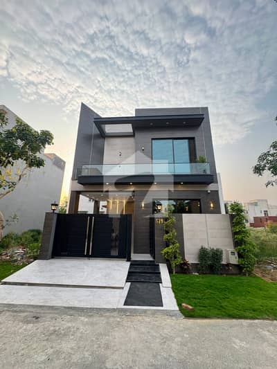 5 MARLA ELEGANT AND FULLY MAINTAINED SUPER HOT LOCATED BUNGALOW IS AVAILABLE IN THE BEST BLOCK OF DHA LAHORE.