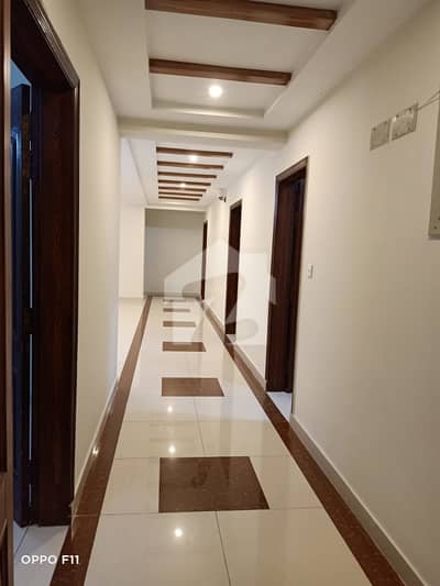 10 Marla 3 Bed Fully Renovated Flat For Rent Askari 11 Sec B
