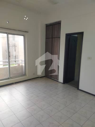 5 MARLA 2 BEDROOM APARTMENT AVAILABLE FOR RENT