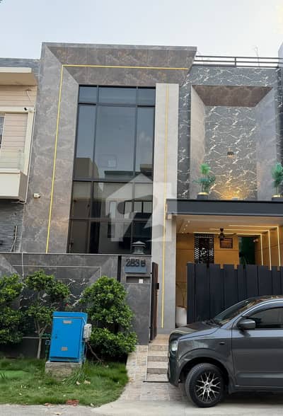 5 MARLA ELEGANT & SUPER HOT LOCATED BUNGALOW IS AVAILABLE IN DHA, LAHORE.