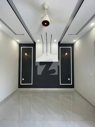 5 MARLA FACING PARK HOUSE FOR SALE EDEN BOULEVARD HOUSING SOCIETY COLLEGE ROAD LAHORE