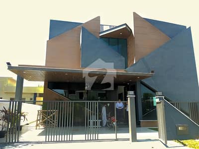 1 Kanal Elegant Design Bungalow Up For Sale
