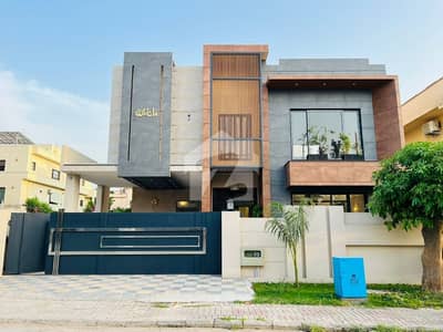 1 Kanal Elegant Design House Up For Sale