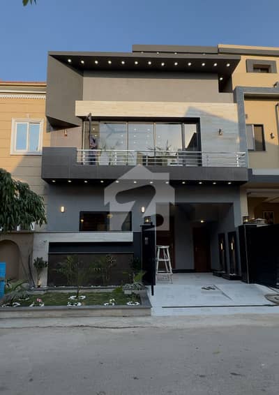 Al-Kabir Town - Phase 2 House Sized 3 Marla For Sale