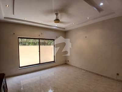 ڈی ایچ اے فیز 3 ڈیفنس (ڈی ایچ اے),لاہور میں 5 کمروں کا 1 کنال مکان 6.5 کروڑ میں برائے فروخت۔ ڈی ایچ اے فیز 3 ڈیفنس (ڈی ایچ اے),لاہور میں 5 کمروں کا 1 کنال مکان 6.5 کروڑ میں برائے فروخت۔