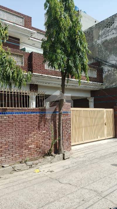 نیو سُپر ٹاؤن لاہور میں 10 کمروں کا 16 مرلہ مکان 5.75 کروڑ میں برائے فروخت۔