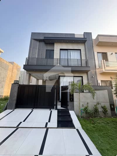 A Beautifully Designed And Impeccably Maintained 5 Marla Luxury House Is Available A Beautifully Designed And Impeccably Maintained 5 Marla Luxury House Is Available
