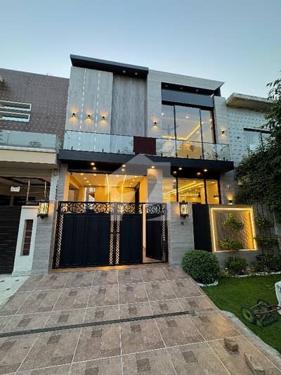 5 Marla 40sft Road Modern House Available For Sale IN DHA Phase 9 Town