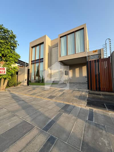 Exclusive 1 Kanal Residence | Elegant Elevation | Full Basement | Premium Location Exclusive 1 Kanal Residence | Elegant Elevation | Full Basement | Premium Location