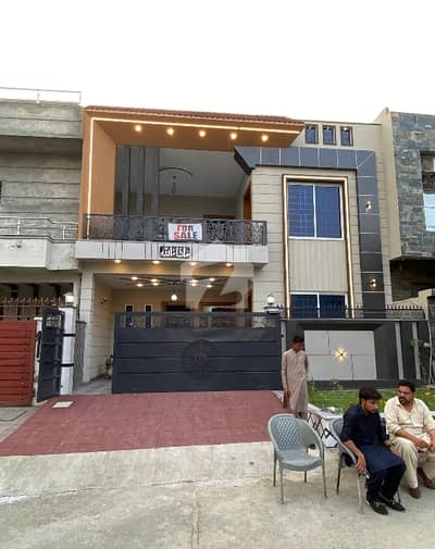 جناح گارڈنز فیز 1 جناح گارڈنز,ایف ای سی ایچ ایس,اسلام آباد میں 4 کمروں کا 7 مرلہ مکان 3.7 کروڑ میں برائے فروخت۔ جناح گارڈنز فیز 1 جناح گارڈنز,ایف ای سی ایچ ایس,اسلام آباد میں 4 کمروں کا 7 مرلہ مکان 3.7 کروڑ میں برائے فروخت۔