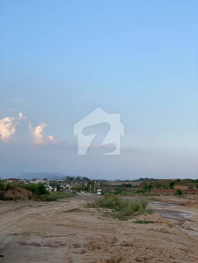B Block 4 Kanal Formhouse Plot Highted Location Available For Sale