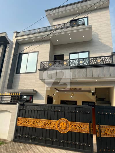 نیو سٹی فیز 2 - بلاک جے نیو سٹی فیز 2,نیو سٹی,واہ میں 5 کمروں کا 6 مرلہ مکان 1.75 کروڑ میں برائے فروخت۔ نیو سٹی فیز 2 - بلاک جے نیو سٹی فیز 2,نیو سٹی,واہ میں 5 کمروں کا 6 مرلہ مکان 1.75 کروڑ میں برائے فروخت۔
