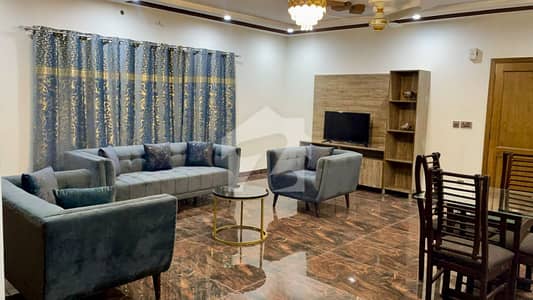 1 Kanal Beautiful Stylish Fully Furnished Upper Portion Available For Rent
