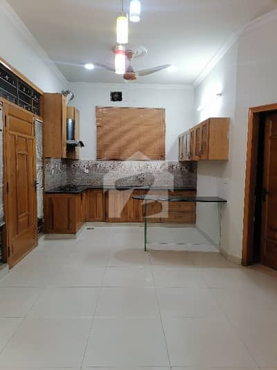 Upper portion For Rent in G 14/4 Size 25x50.5 Marla.