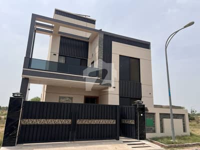 BRAND NEW HOUSE MODERN DESIGNI 10 MARLA HOUSE AT SUPER LOCATION AVAILABLE FOR SALE