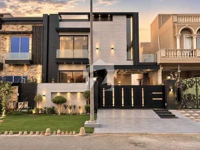 10 Marla Luxury Bungalow With Modern Features In DHA Phase 4 Lahore