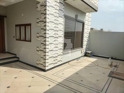 10 Marla Ground Portion Available For Rent In B17 Block D