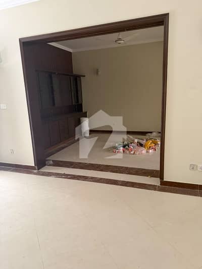 12 MARLA HOUSE COMMERCIAL USE + FAMILIES FOR RENT IN JOHAR TOWN LAHORE