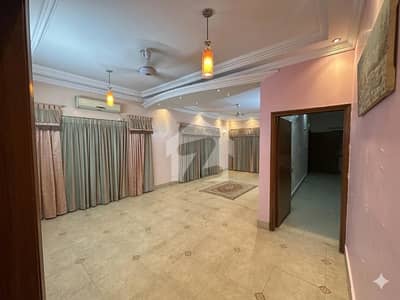 نارتھ ناظم آباد ۔ بلاک ایچ نارتھ ناظم آباد,کراچی میں 6 کمروں کا 10 مرلہ مکان 7.0 کروڑ میں برائے فروخت۔