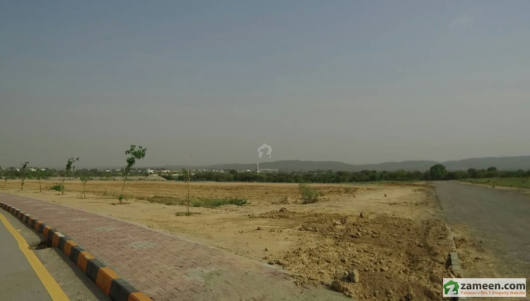 60x90 Main Double Road Corner Residential Plot Available For Sale in