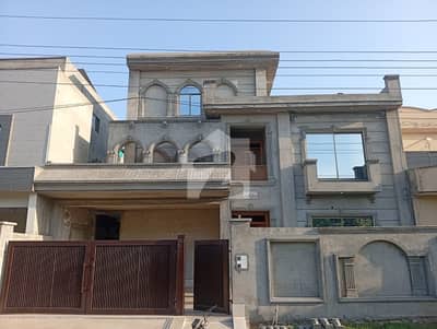 پی جی ای سی ایچ ایس فیز 2 پنجاب گورنمنٹ ایمپلائیز سوسائٹی,لاہور میں 8 کمروں کا 1 کنال مکان 5.5 کروڑ میں برائے فروخت۔ پی جی ای سی ایچ ایس فیز 2 پنجاب گورنمنٹ ایمپلائیز سوسائٹی,لاہور میں 8 کمروں کا 1 کنال مکان 5.5 کروڑ میں برائے فروخت۔