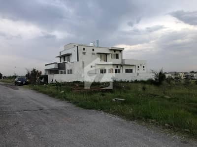 A Very Ideal Prime Location Plot For Sale