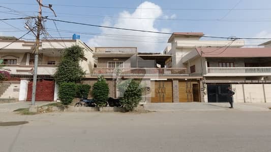 400 Sqyd House Available For Sale. 400 Sqyd House Available For Sale.