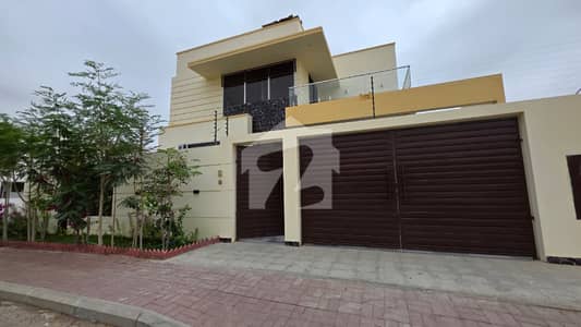Bahria Hills | Ultra Luxury 8 Bedroom Designer Villa With Basement | Prayer Area | Home Theater | 3 Kitchens