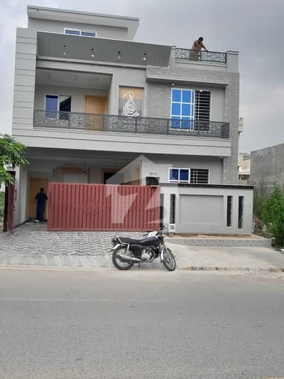 جناح گارڈنز فیز 1 جناح گارڈنز,ایف ای سی ایچ ایس,اسلام آباد میں 4 کمروں کا 7 مرلہ مکان 3.8 کروڑ میں برائے فروخت۔
