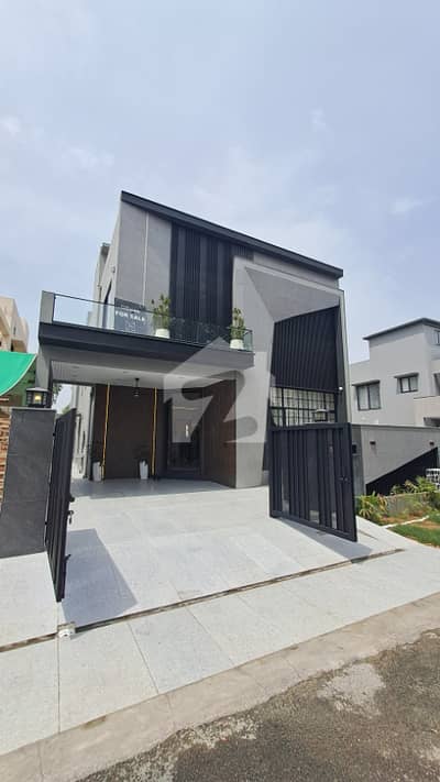 10 Marla Ultra Modren 5 Bed Room House for sale
