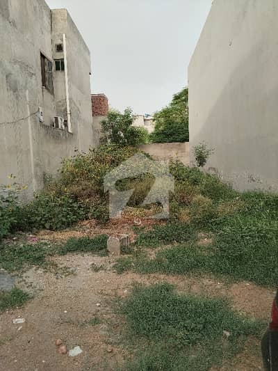 8 Marla Plot For Sale In Miltrey Accounts Society College Road Lahore 8 Marla Plot For Sale In Miltrey Accounts Society College Road Lahore