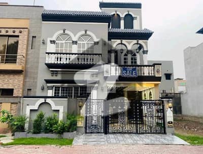 بحریہ ٹاؤن سیکٹر ای بحریہ ٹاؤن,لاہور میں 3 کمروں کا 5 مرلہ مکان 2.5 کروڑ میں برائے فروخت۔ بحریہ ٹاؤن سیکٹر ای بحریہ ٹاؤن,لاہور میں 3 کمروں کا 5 مرلہ مکان 2.5 کروڑ میں برائے فروخت۔