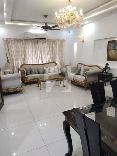 10 Marla House For Rent In Paragon City