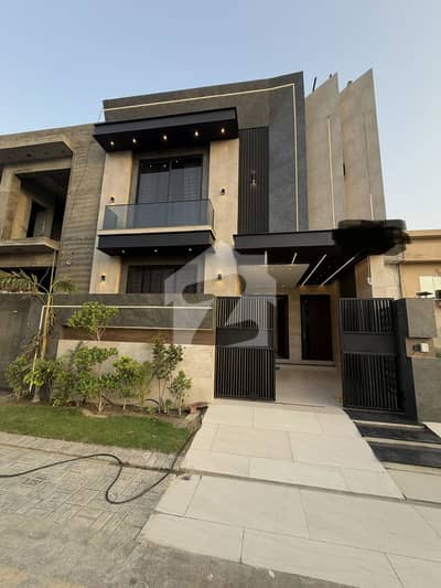 5 Marla Ultra-Modern Lavish Designer House for Sale Central Park A-1 Block, Lahore