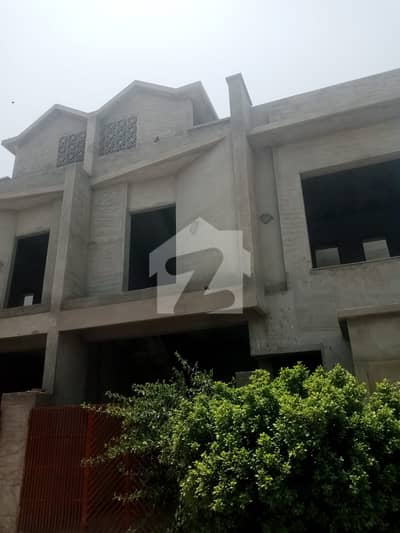 ملتان پبلک سکول روڈ ملتان میں 3 کمروں کا 5 مرلہ مکان 1.1 کروڑ میں برائے فروخت۔