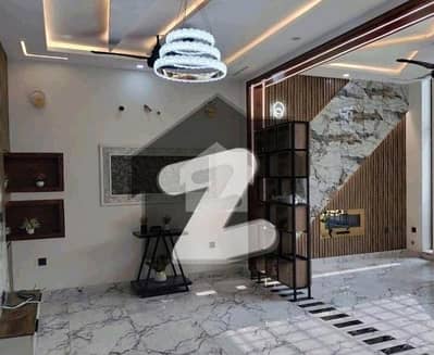 House Of 10 Marla Available In Bahria Town - Sector E
