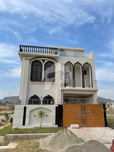 ایم پی سی ایچ ایس ۔ بلاک ایف ایم پی سی ایچ ایس ۔ ملٹی گارڈنز,بی ۔ 17,اسلام آباد میں 3 کمروں کا 5 مرلہ مکان 2.4 کروڑ میں برائے فروخت۔