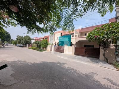 10-Marla 3-Bedrooms House Available For Rent In Askari-9 Lahore Cantt
