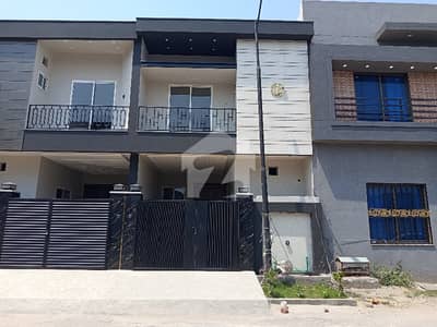 ایڈن ایگزیکیٹو ایڈن گارڈنز,فیصل آباد میں 3 مرلہ Studio مکان 1.35 کروڑ میں برائے فروخت۔ ایڈن ایگزیکیٹو ایڈن گارڈنز,فیصل آباد میں 3 مرلہ Studio مکان 1.35 کروڑ میں برائے فروخت۔
