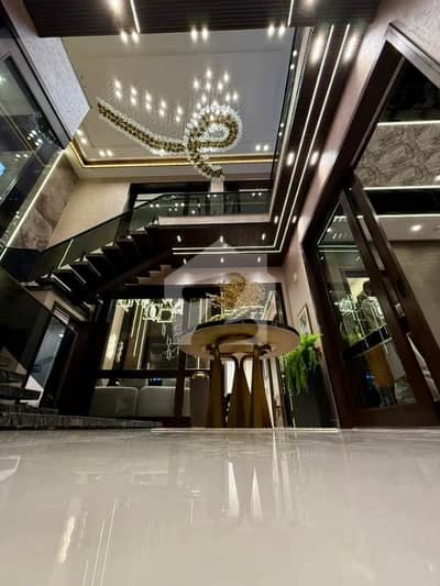 01 KANAL AESTHETICALLY DESIGNED HOUSE FOR SALE IN THE HEART OF DHA