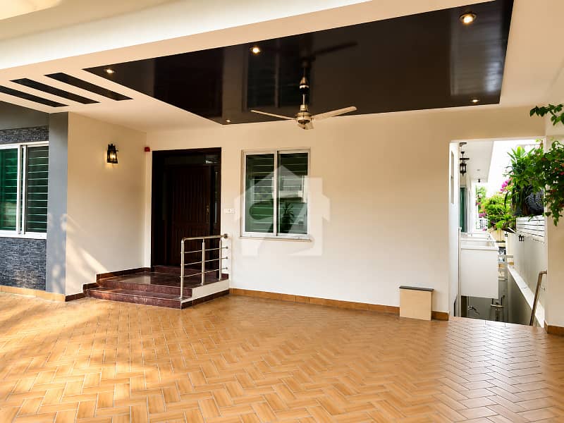 F-6/3 Gem: Demolishable Property With High Investment Potential F-6/3 Gem: Demolishable Property With High Investment Potential