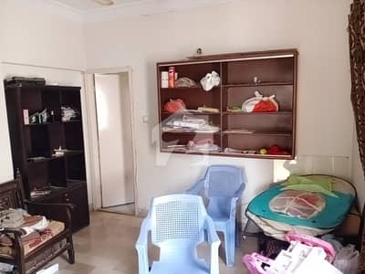 3 BED-DD FLAT AVAILABLE FOR RENT IN BLOCK-7 GULISTAN-E-JAUHAR KARACHI