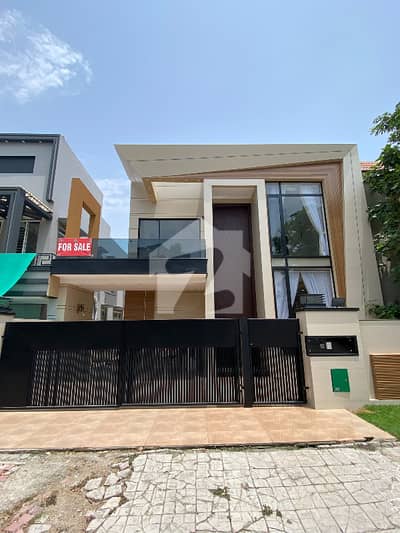 10 Marla Beautiful Dream House In Sector D Bahria Town Lahore