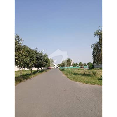 23.5 Marla Corner Plot Ideal Location For Residence, Close To Raya Golf Course