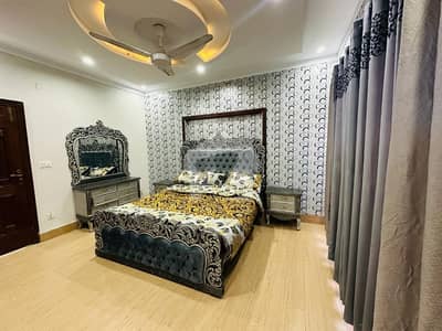 بحریہ ٹاؤن فیز 8 بحریہ ٹاؤن راولپنڈی,راولپنڈی میں 5 کمروں کا 14 مرلہ مکان 3.5 لاکھ میں کرایہ پر دستیاب ہے۔